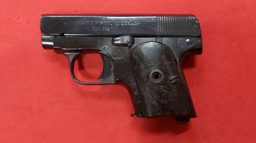 Pistola J. Cesar Cal.6,35mm Usada