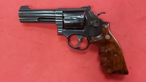 Revólver Smith & Wesson 16-4 Cal.32H&R Magnum 4" Bom Estado